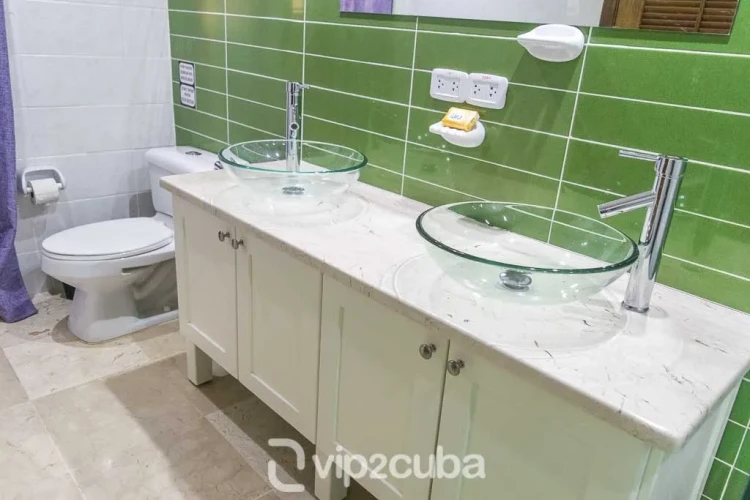 RHPL35 - 5 Yatak Odalı / 6 Banyolu Villa Ray, Miramar, Havuzlu