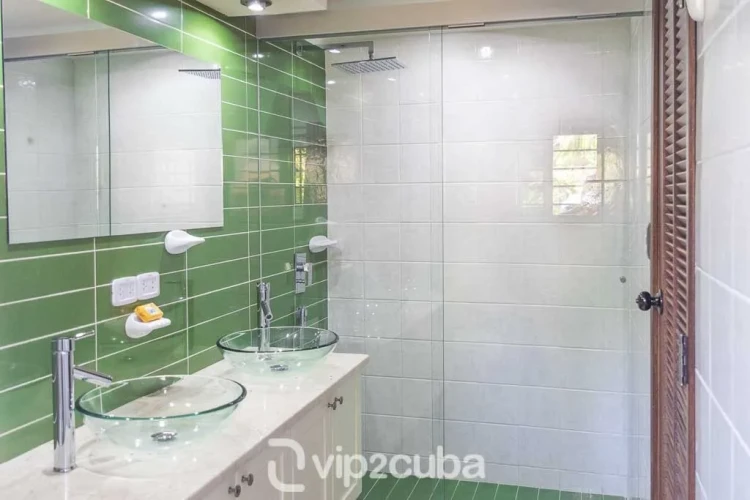 RHPL35 - 5 Yatak Odalı / 6 Banyolu Villa Ray, Miramar, Havuzlu