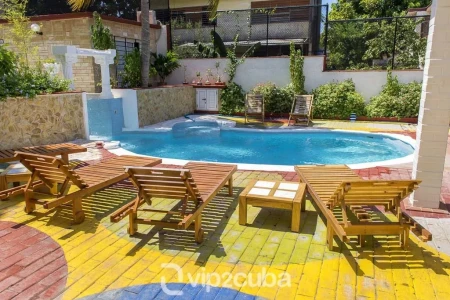 RHPL35 - 5 Yatak Odalı / 6 Banyolu Villa Ray, Miramar, Havuzlu