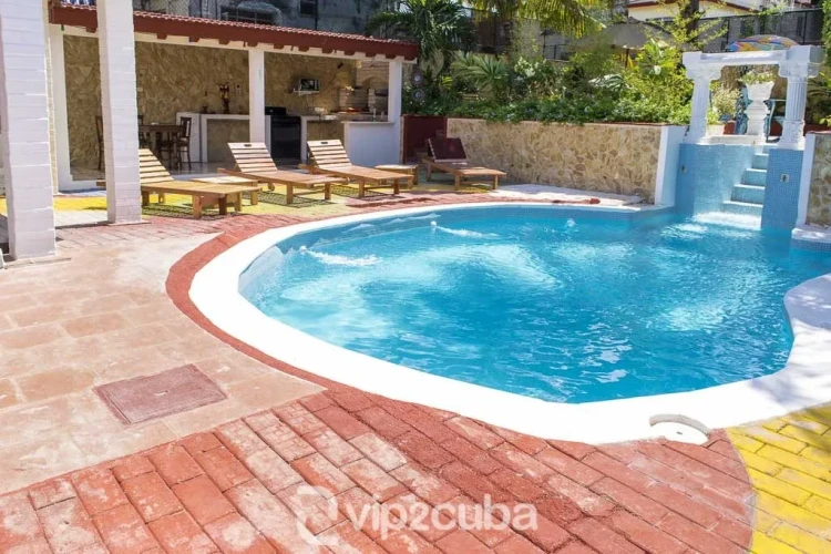 RHPL35 - 5 Yatak Odalı / 6 Banyolu Villa Ray, Miramar, Havuzlu