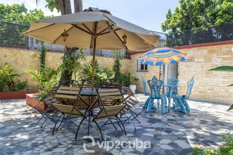 RHPL35 - 5 Yatak Odalı / 6 Banyolu Villa Ray, Miramar, Havuzlu