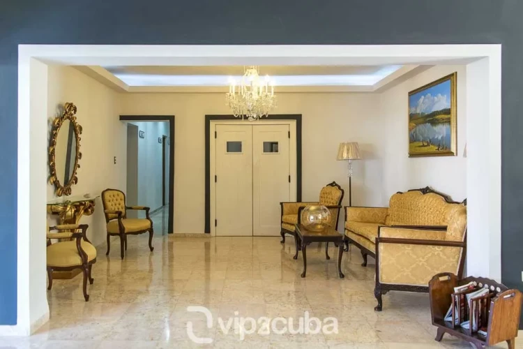 RHPL35 - 5 Yatak Odalı / 6 Banyolu Villa Ray, Miramar, Havuzlu