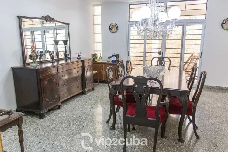 RHPL35 - 5 Yatak Odalı / 6 Banyolu Villa Ray, Miramar, Havuzlu