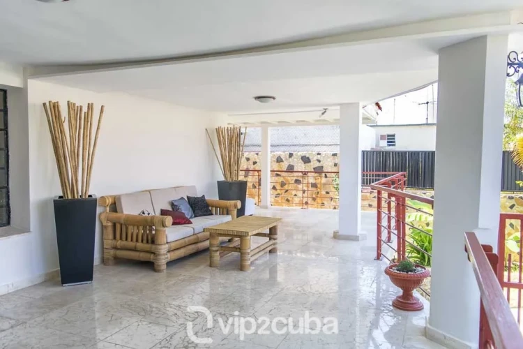 RHPL35 - 5 Yatak Odalı / 6 Banyolu Villa Ray, Miramar, Havuzlu