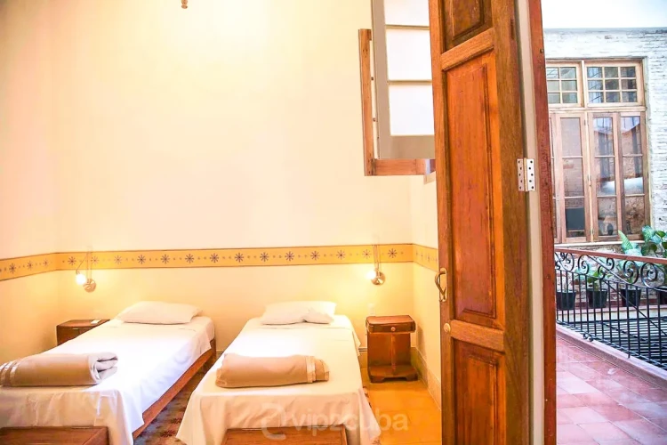 RHHV10 - 5 Yatak Odalı / 6 Banyolu Eski Havana Koloni Villası
