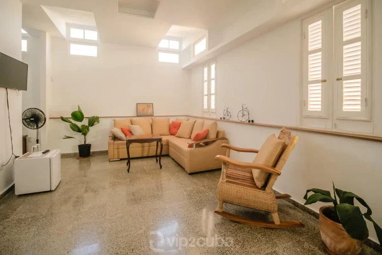 RHHV02 Eski Havana Etkileyici 6 Yatak Odalı Villa