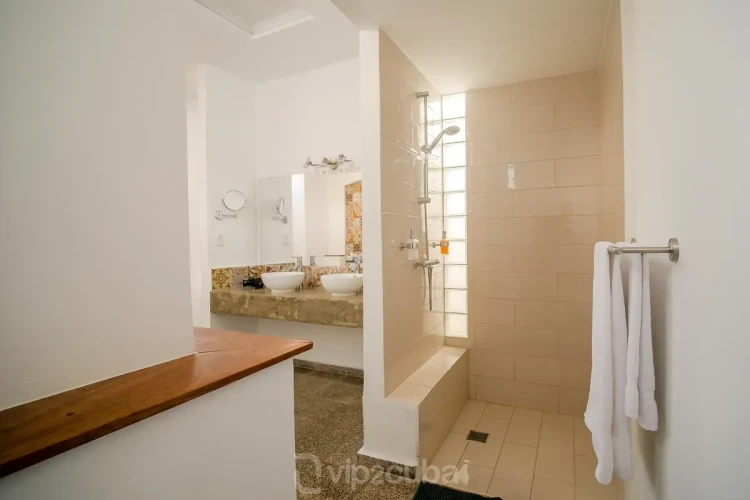 RHHV02 Eski Havana Etkileyici 6 Yatak Odalı Villa