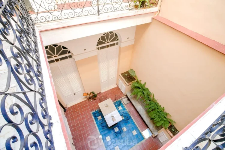 RHHV02 Eski Havana Etkileyici 6 Yatak Odalı Villa