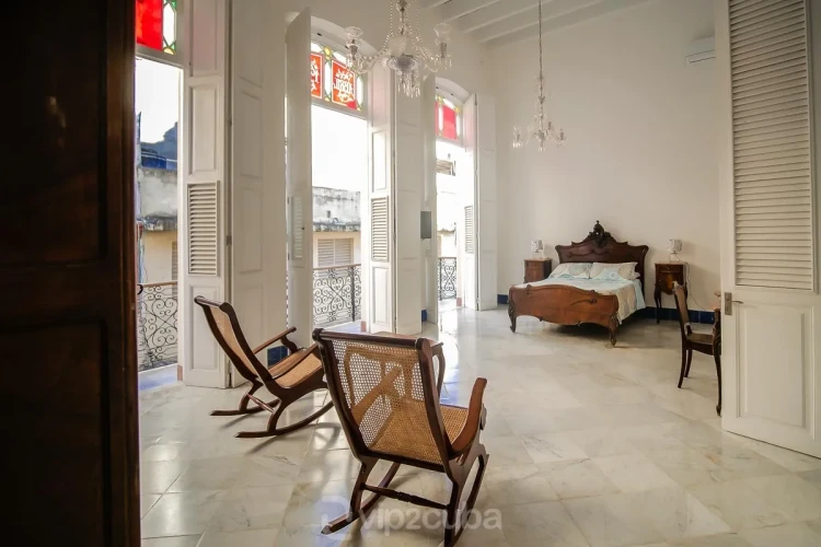 RHHV02 Eski Havana Etkileyici 6 Yatak Odalı Villa