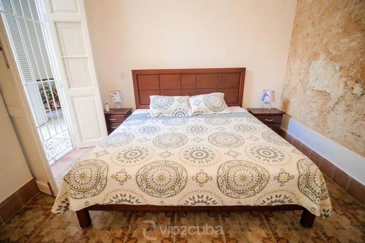 RHHV02 Eski Havana Etkileyici 6 Yatak Odalı Villa