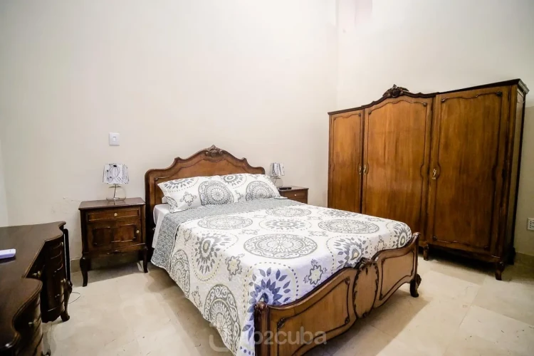 RHHV02 Eski Havana Etkileyici 6 Yatak Odalı Villa
