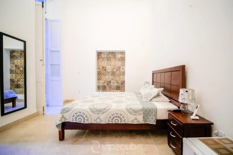 RHHV02 Eski Havana Etkileyici 6 Yatak Odalı Villa