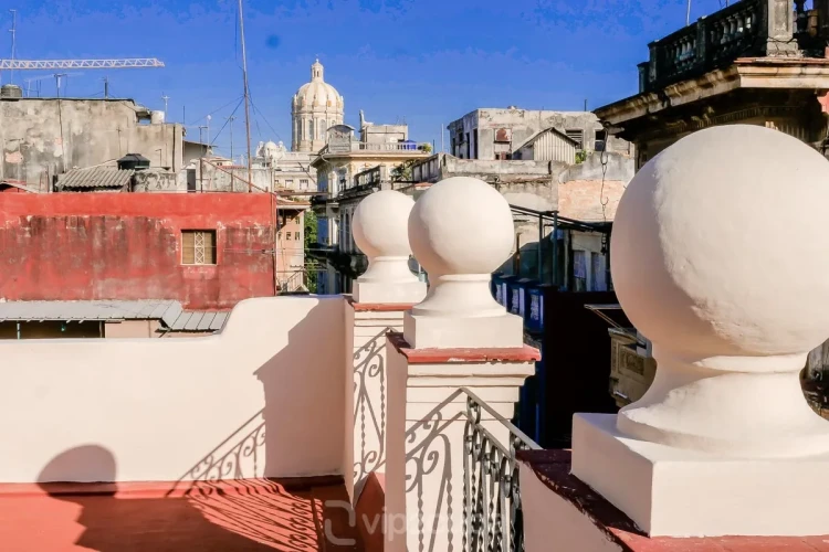 RHHV02 Eski Havana Etkileyici 6 Yatak Odalı Villa
