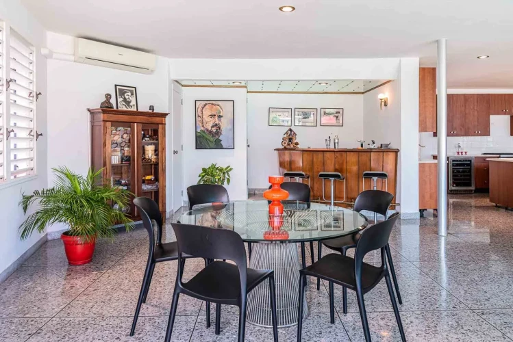 RHPLZ140 - 5 Yatak Odalı / 5 Banyolu Villa Karelia Nuevo Vedado