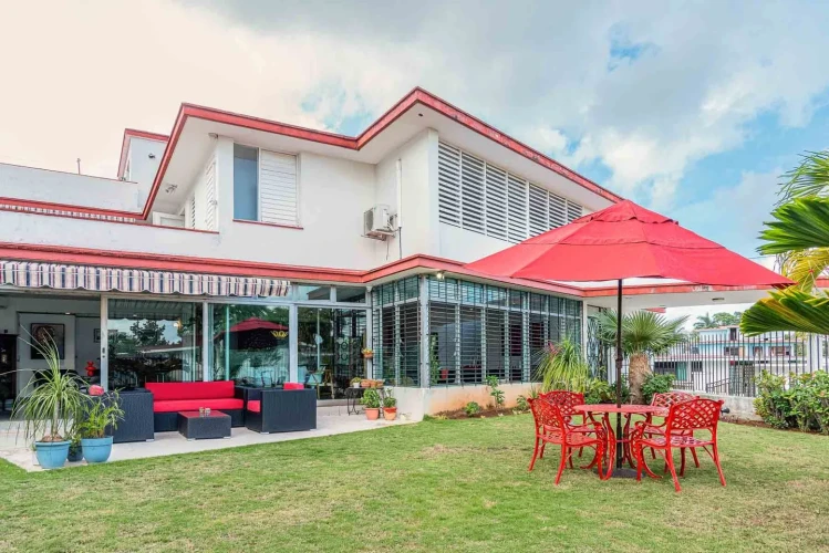 RHPLZ140 - 5 Yatak Odalı / 5 Banyolu Villa Karelia Nuevo Vedado