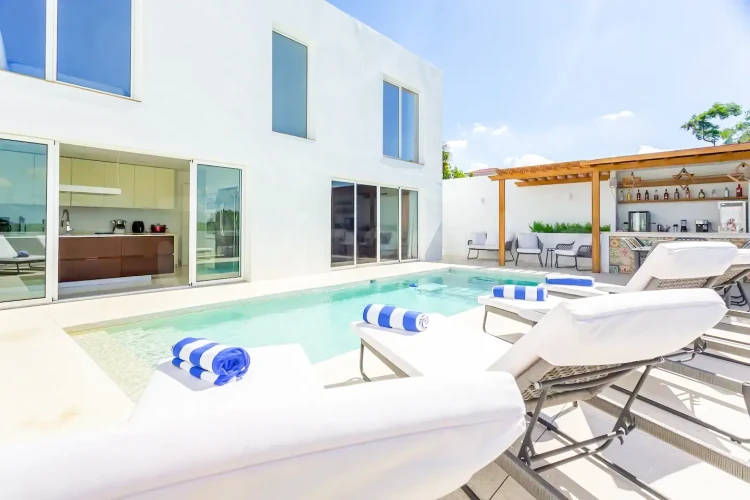 RHPLZ197 4 Yatak Odalı / 4 Banyolu Nuevo Vedado Havuzlu Lüks Modern Villa/wifi
