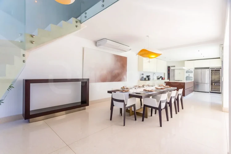 RHPLZ197 4 Yatak Odalı / 4 Banyolu Nuevo Vedado Havuzlu Lüks Modern Villa/wifi