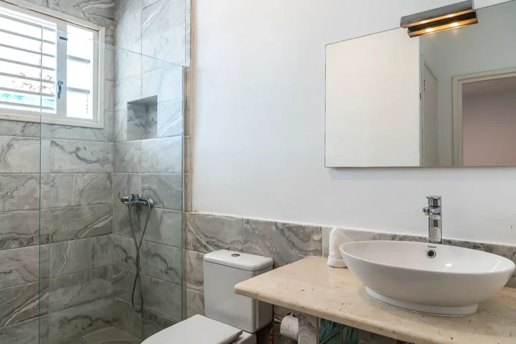 RHPL15 - 7 Yatak Odalı / 7 Banyolu Villa Iris, Miramar Havuzlu