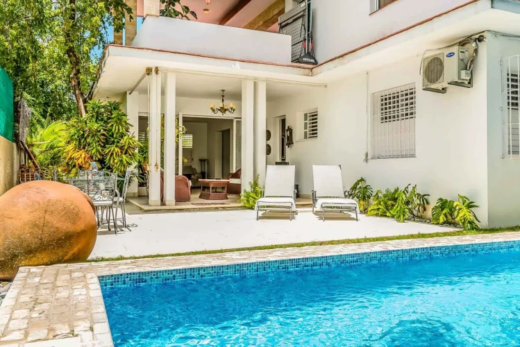 RHPL15 - 7 Yatak Odalı / 7 Banyolu Villa Iris, Miramar Havuzlu