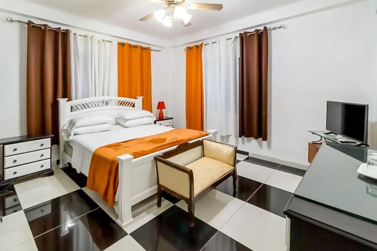 RHPL37 5BR Hostal Raysel in Miramar Havana